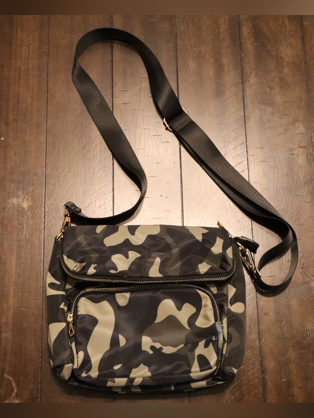 Camouflage Crossbody Messenger Bag - Black & Olive